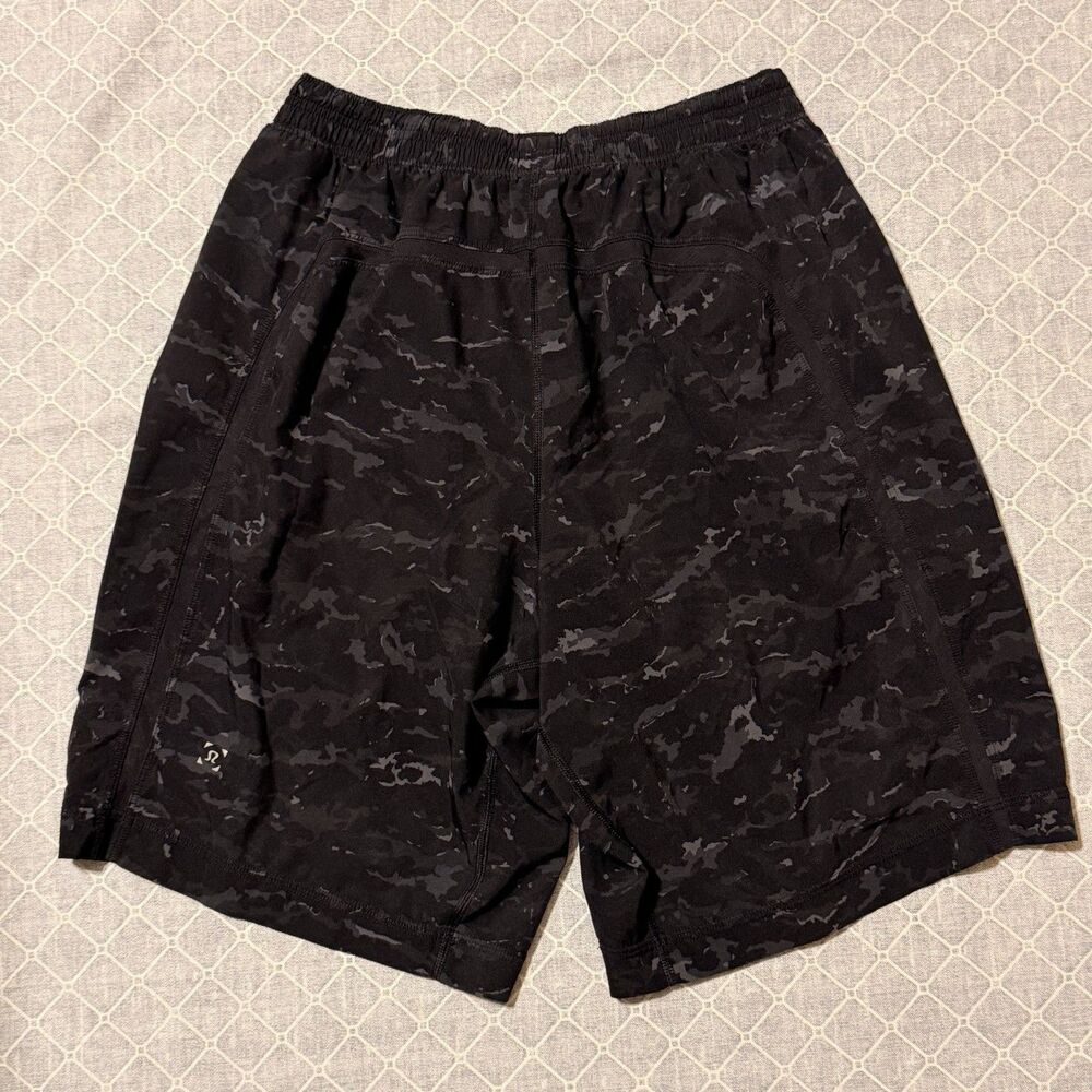Lululemon Pace Breaker Lined Camo Shorts 9" Men Size Small Black Gray